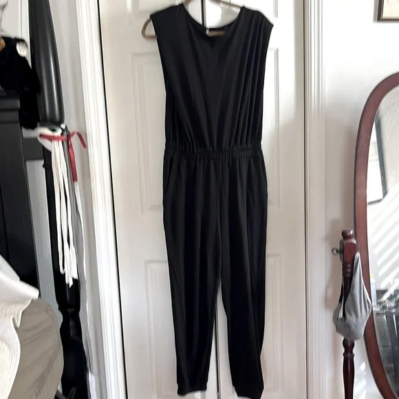 Cute black fate jumpsuit - Picture 1 of 9
